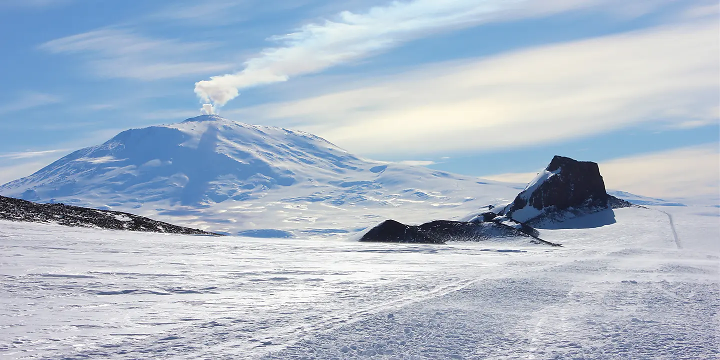 Unexplored Eastern Antarctica between Two Continents