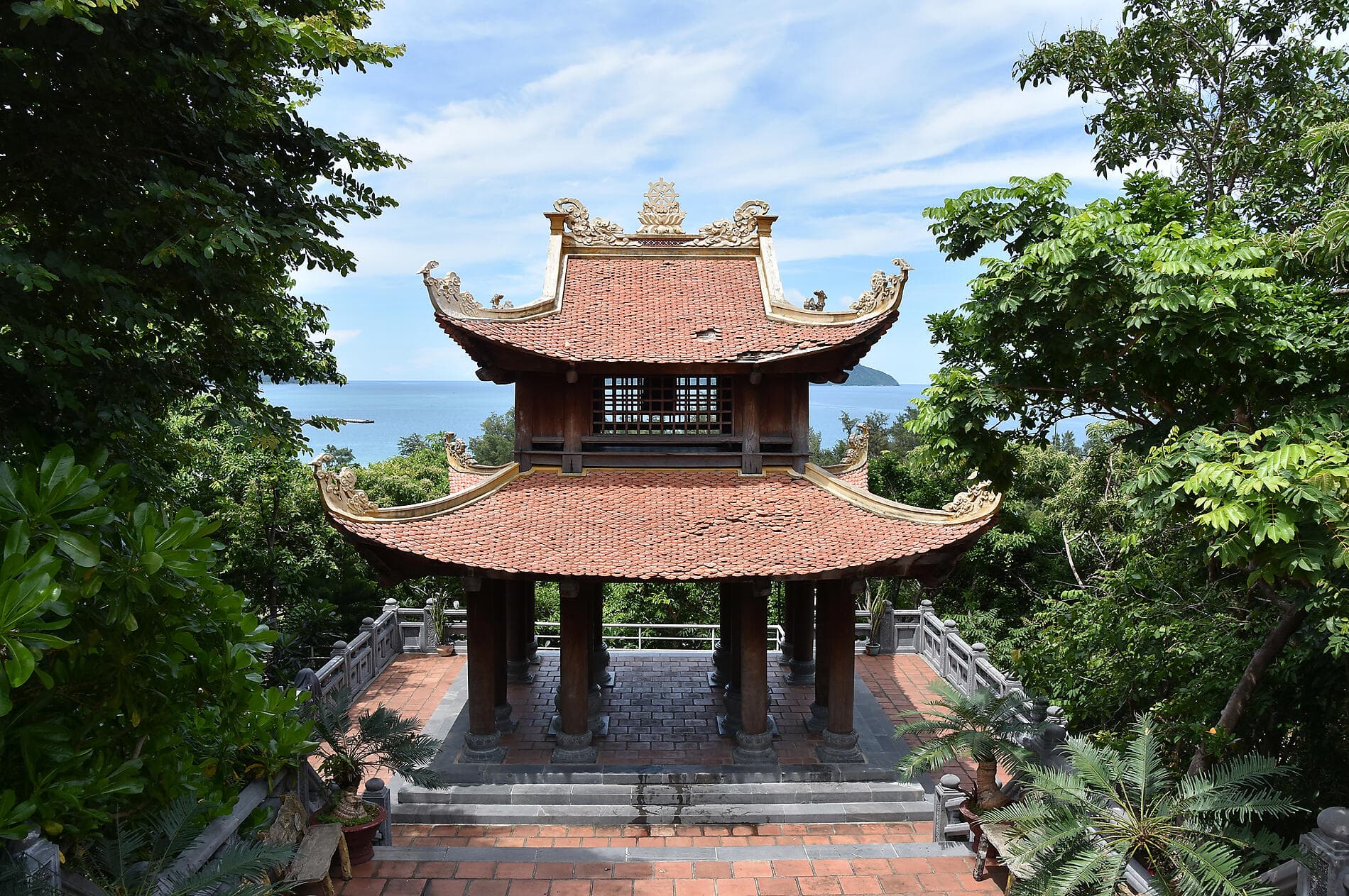 Coastal Vietnam by Sea: Singapore to Hong Kong – with Smithsonian Journeys 
