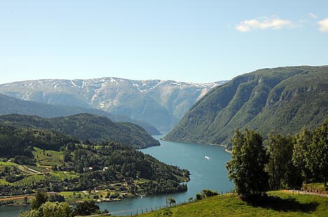 16 Aug 27 - Sailing in the Hardangerfjord