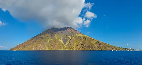 3 Sept 26 - Sailing in front of Stromboli