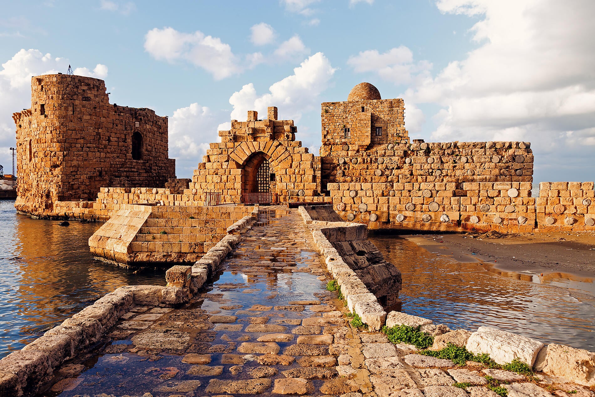 ©iStock-benkrut-510199937_Sidon-Chateau-de-mer_Beyrouth_Liban.jpg